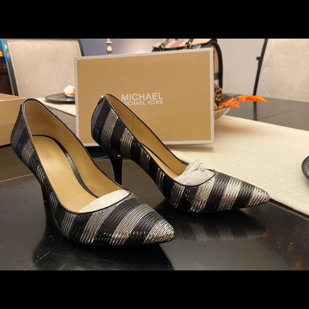 Michael by Michael Kors Blk/Silver Sequin Stripe Pump 8.5M
